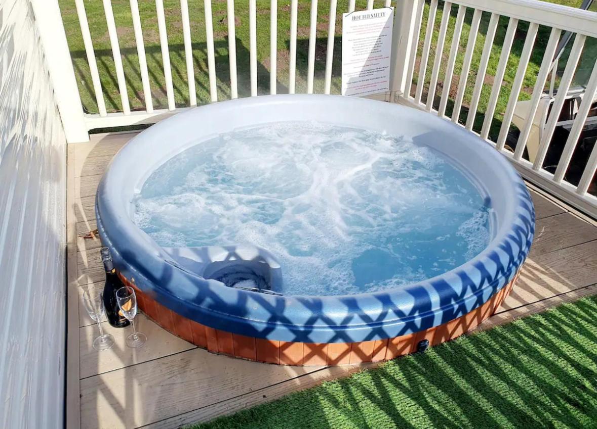 15 Kestrel Close Hot Tub Retreat 태터셜 외부 사진